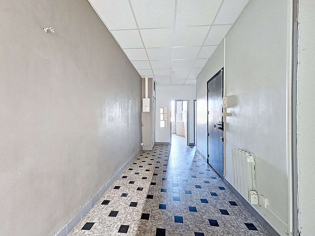 Appartement à MARSEILLE-1E