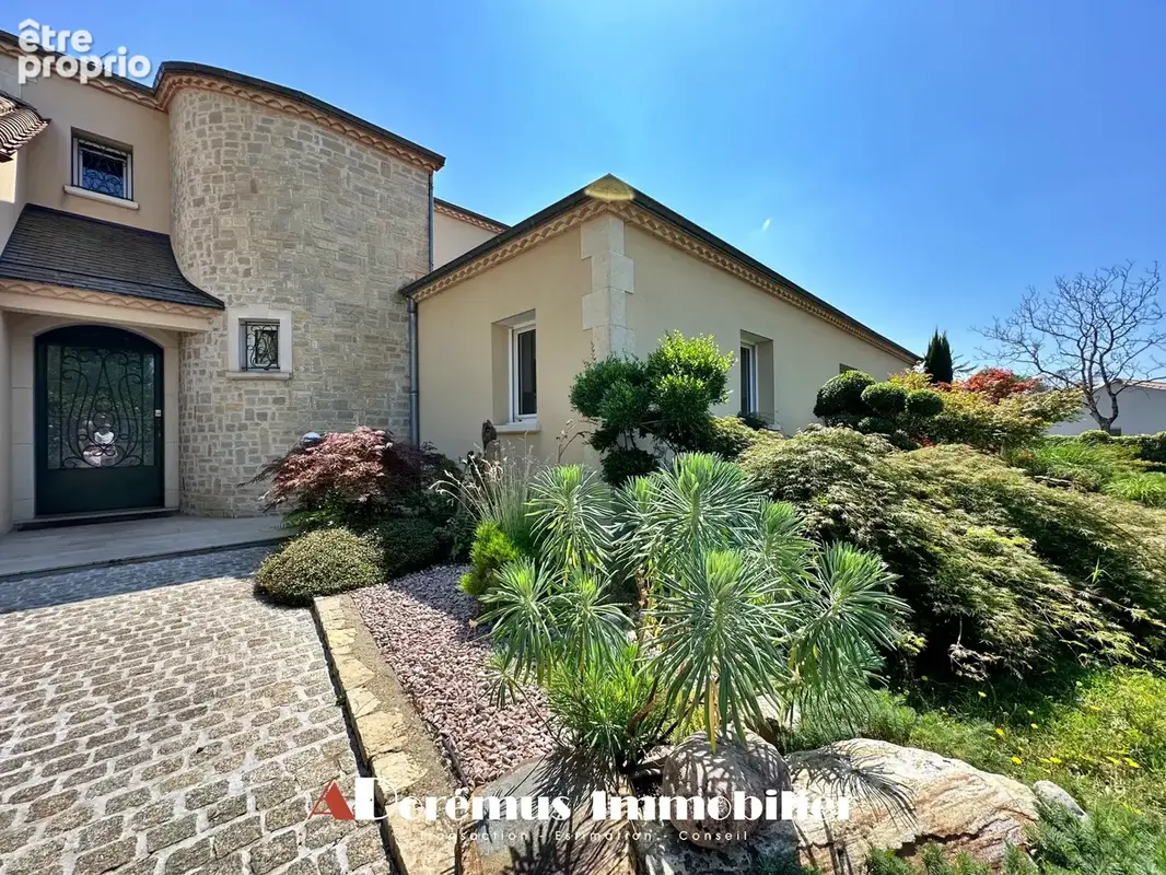 Élégante maison familiale avec piscine et parc arboré   Secteur Bouliac - photo 3