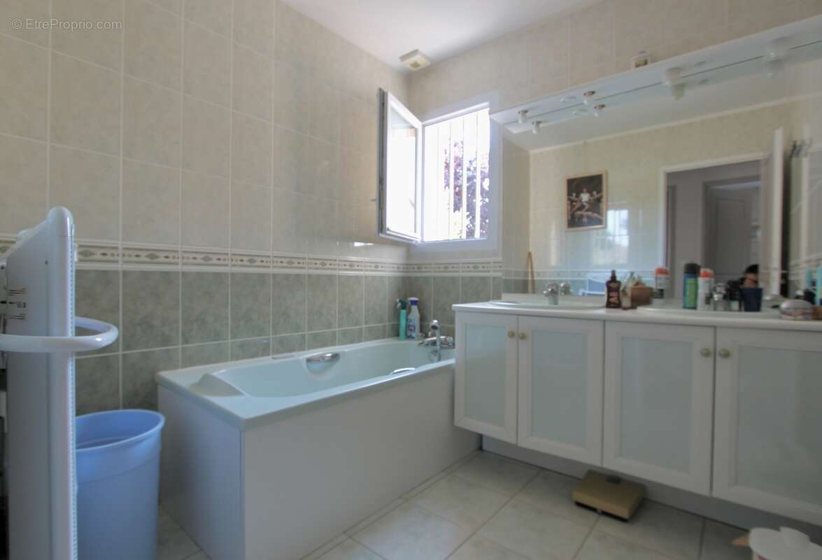Maison à vendre 6 pièces SAINT MARD (17) - photo 9