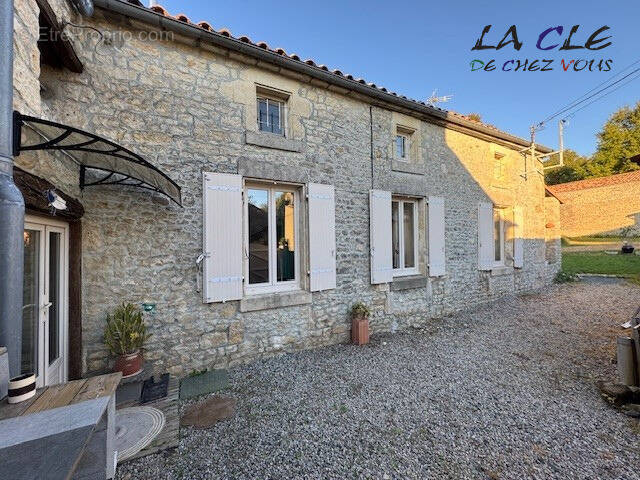 Maison à COULONGES-SUR-L'AUTIZE