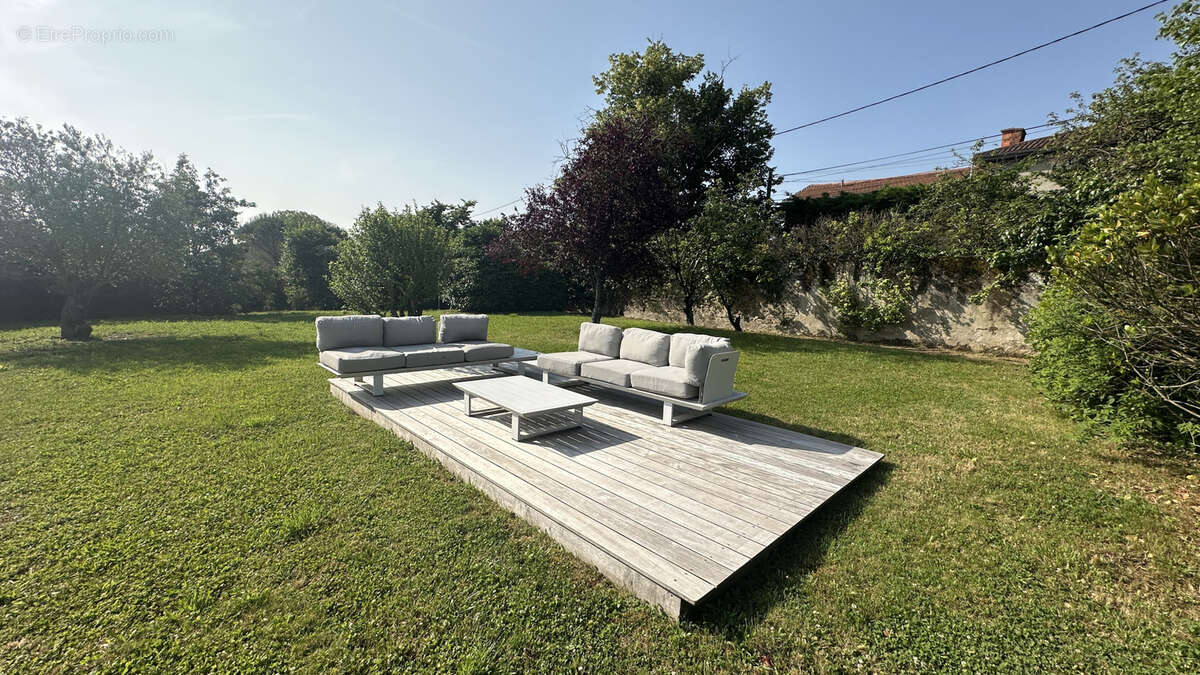 Maison à FLEURIEUX-SUR-L'ARBRESLE