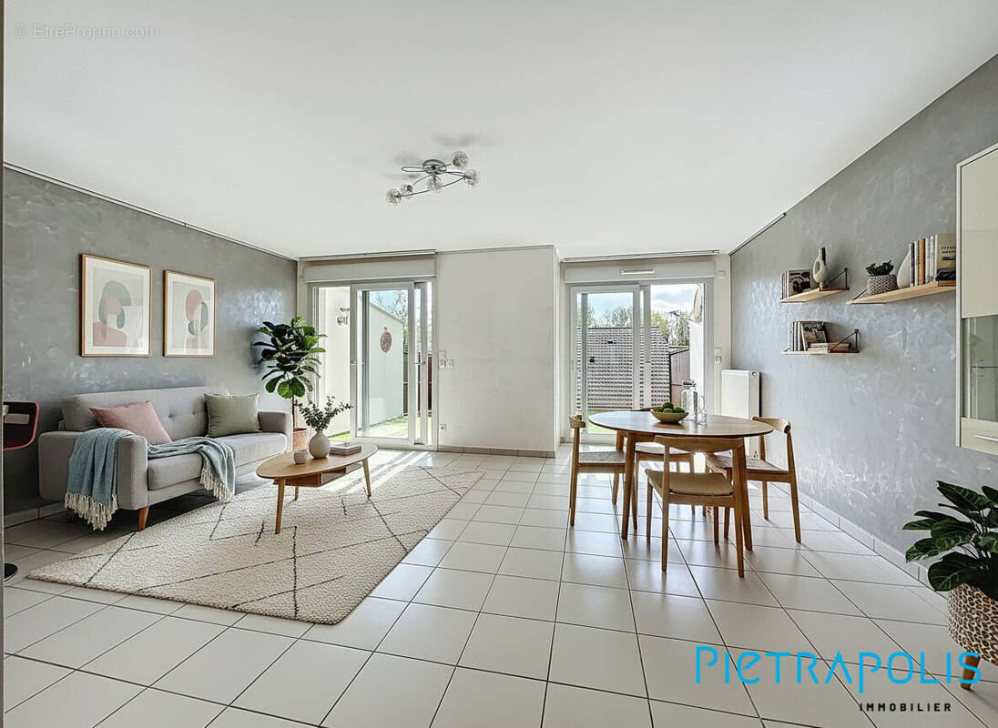 Appartement à CESSY