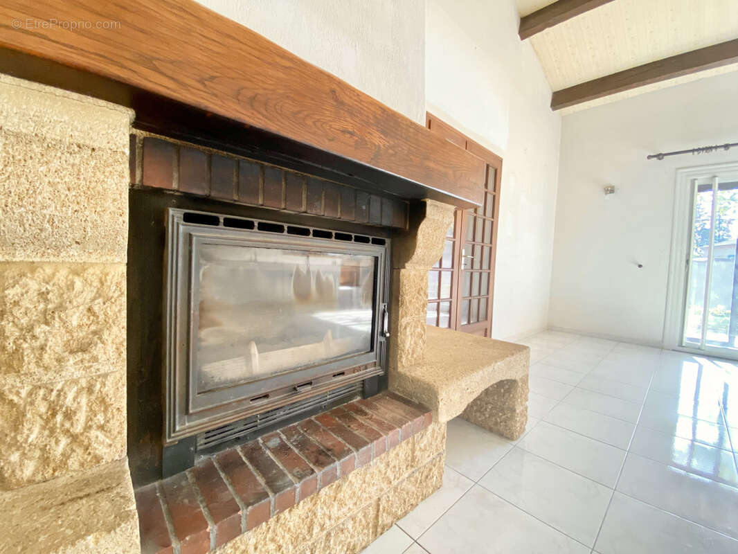 Maison à SAINT-ETIENNE-DU-GRES