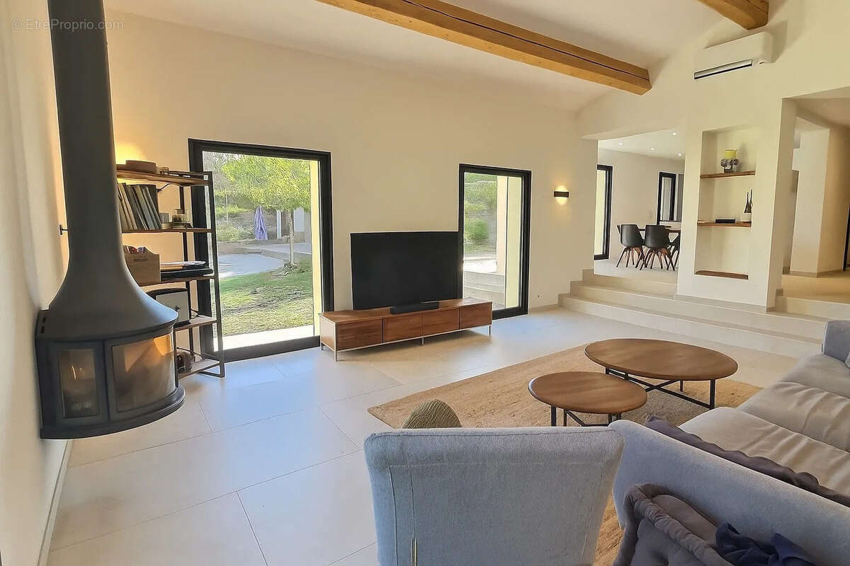 Maison à CHATEAUNEUF-GRASSE