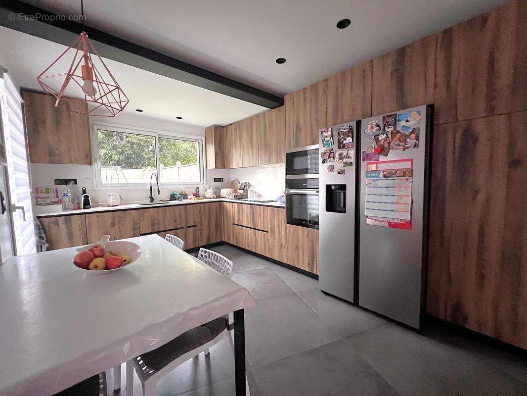 Maison à LES CLAYES-SOUS-BOIS