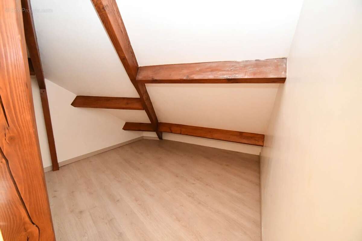 En plein cœur de Villepinte, découvrez ce charmant duplex idéalement situé ! - photo 9