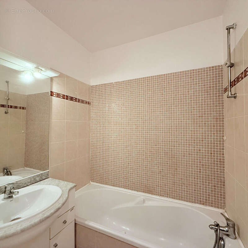 Appartement - Béziers - 2 pièces - 35.53 m² - photo 8