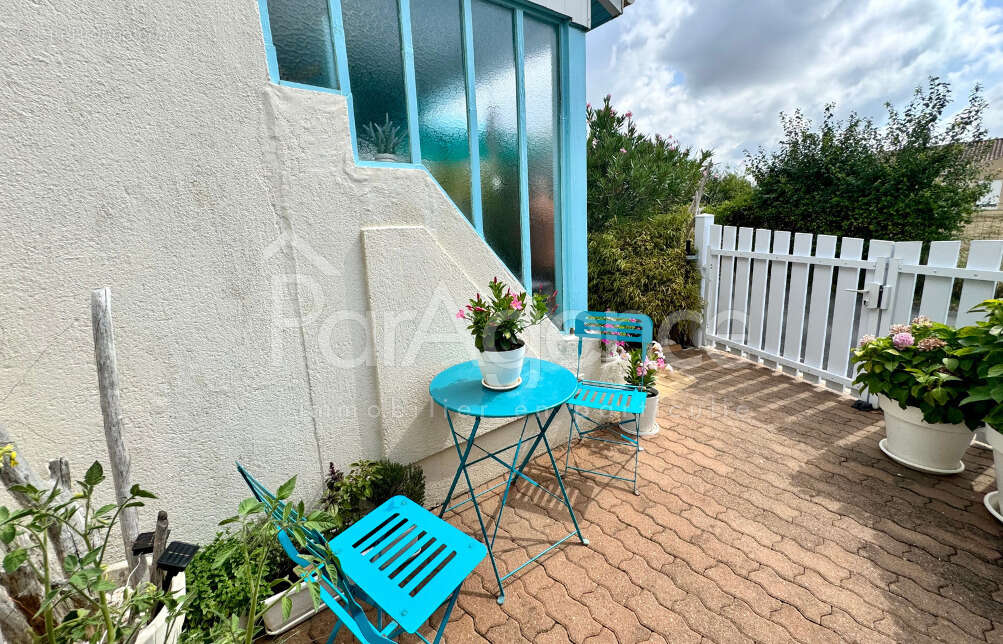 Villa deux chambres et mezzanine - Terrasse et jardin. - photo 17