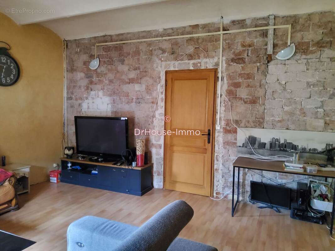 Maison à MOLIERES-SUR-CEZE