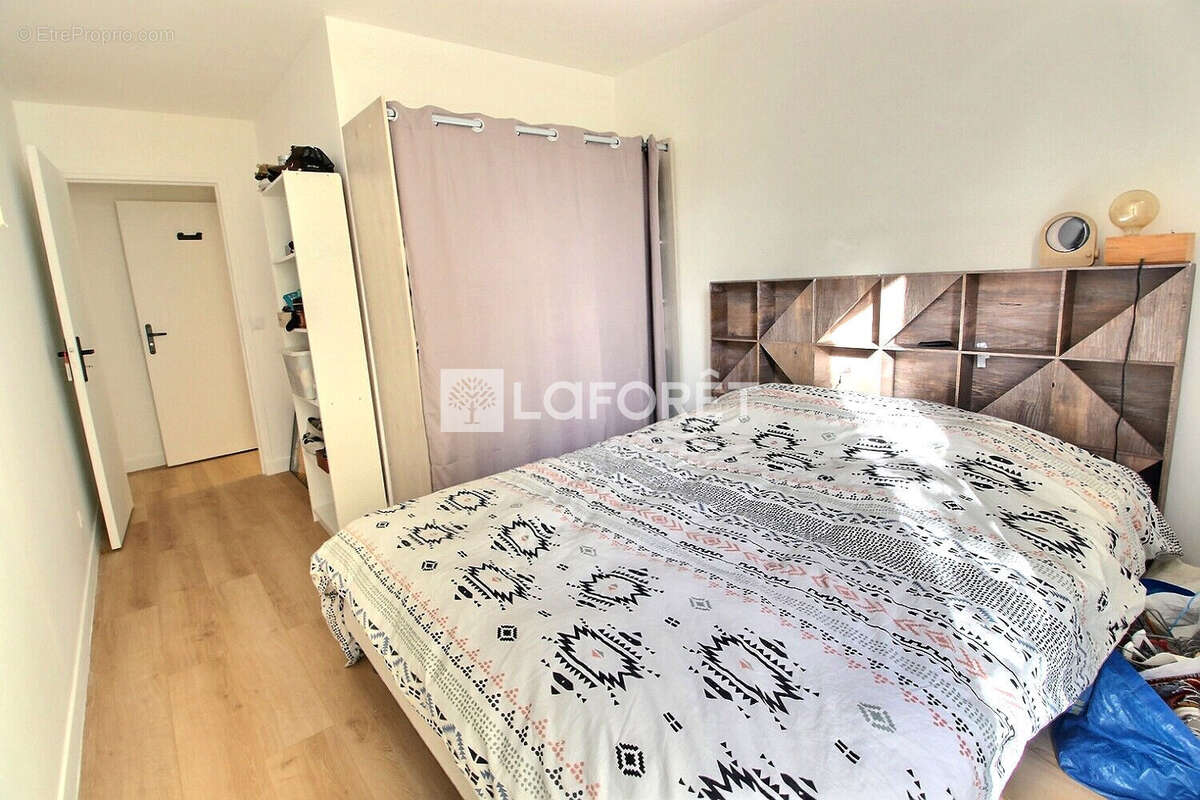 Appartement à VILLENEUVE-LA-GARENNE