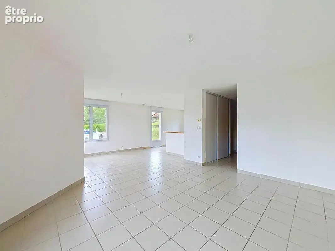 Maison - 3 Chambres - Garage - Jardin - Proche centre village - photo 10
