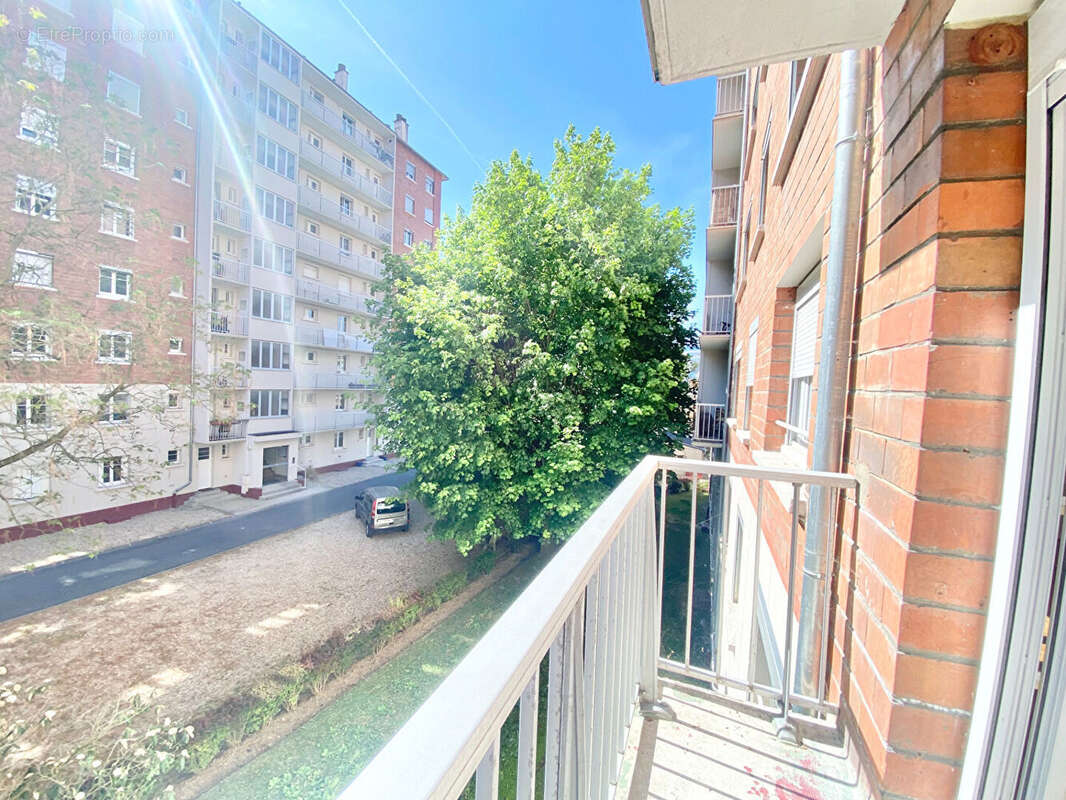 Appartement à MONTROUGE