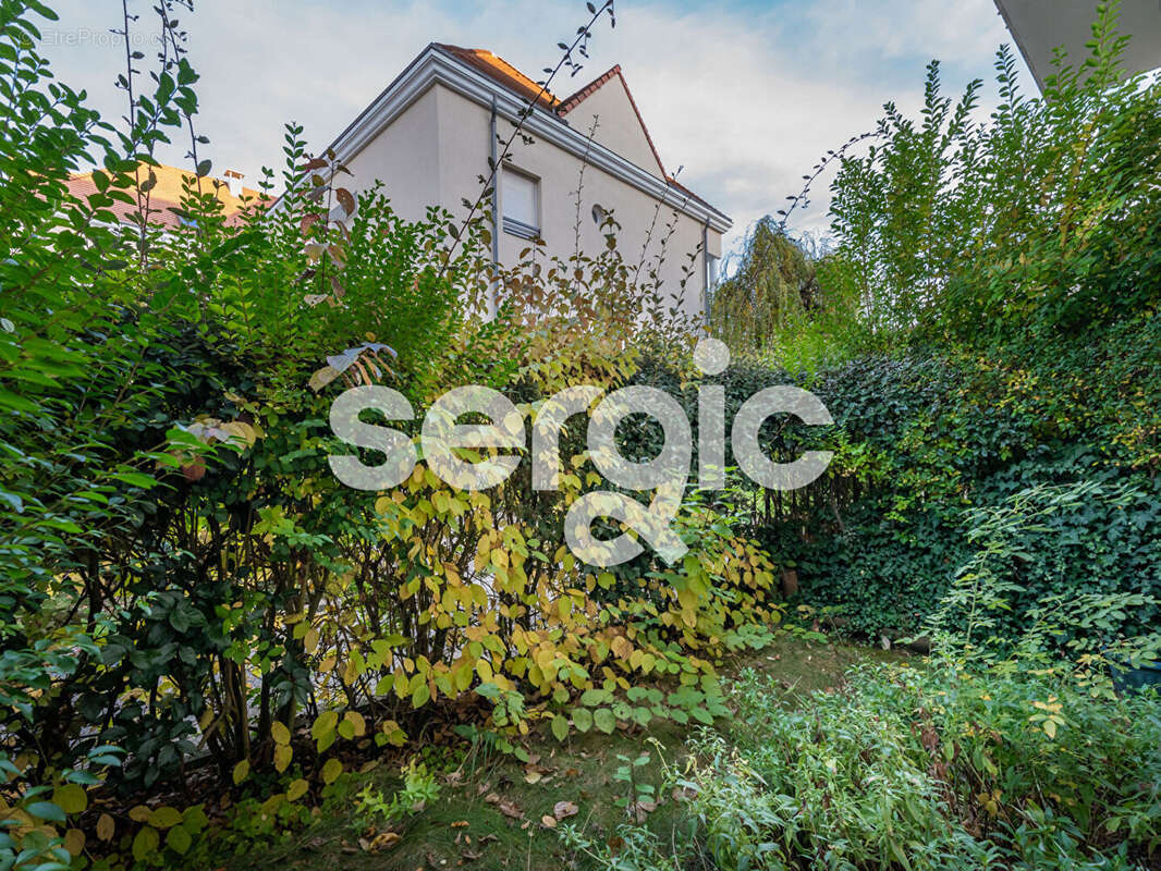 Appartement à BUSSY-SAINT-GEORGES