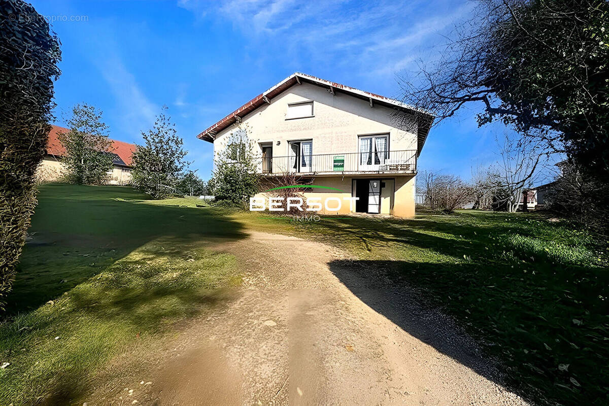 Maison à GOUX-LES-DAMBELIN
