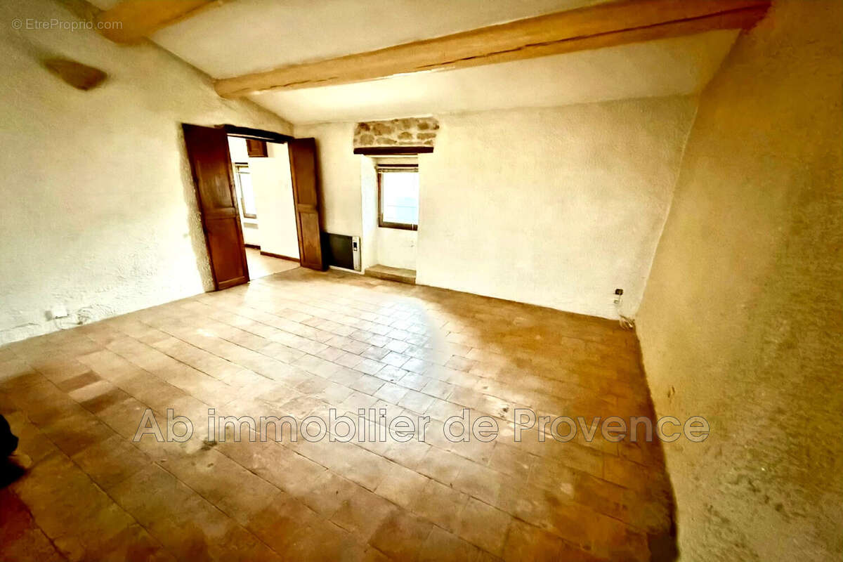 Appartement à ROGNES