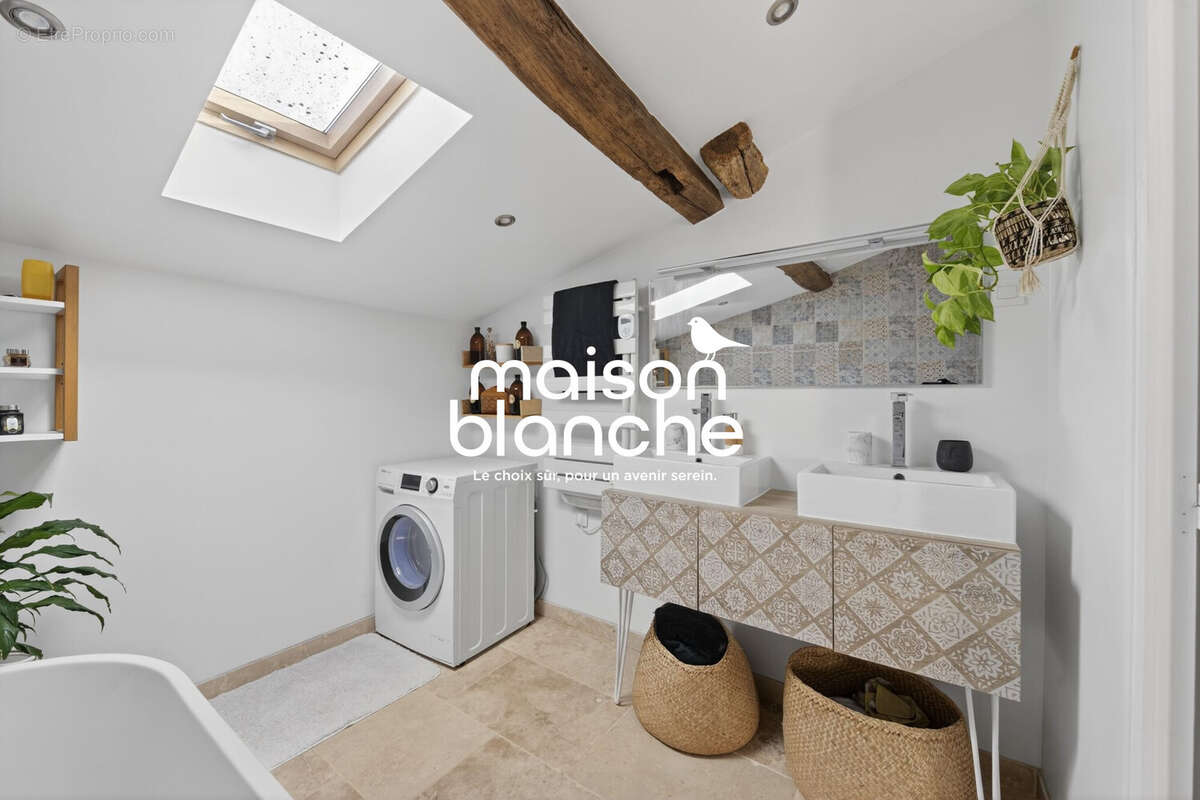 Maison à MONTAGNE