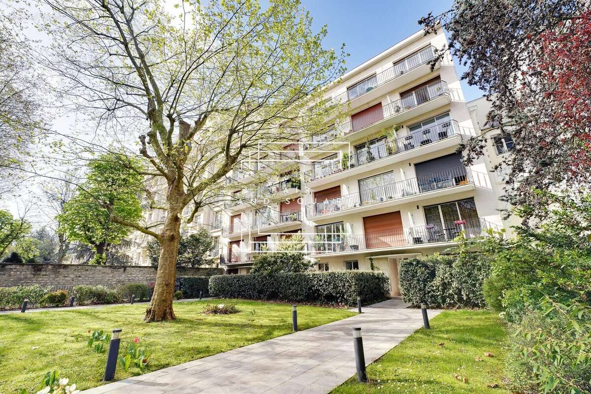 Appartement à NEUILLY-SUR-SEINE