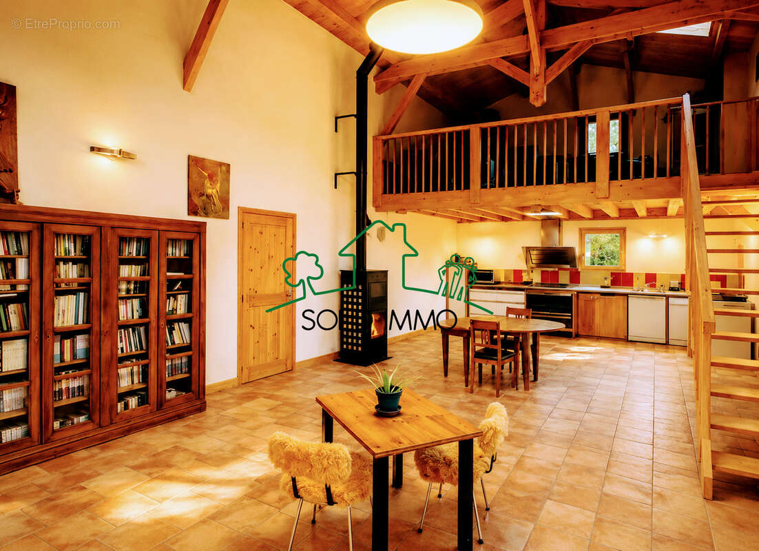 Maison à VINEZAC