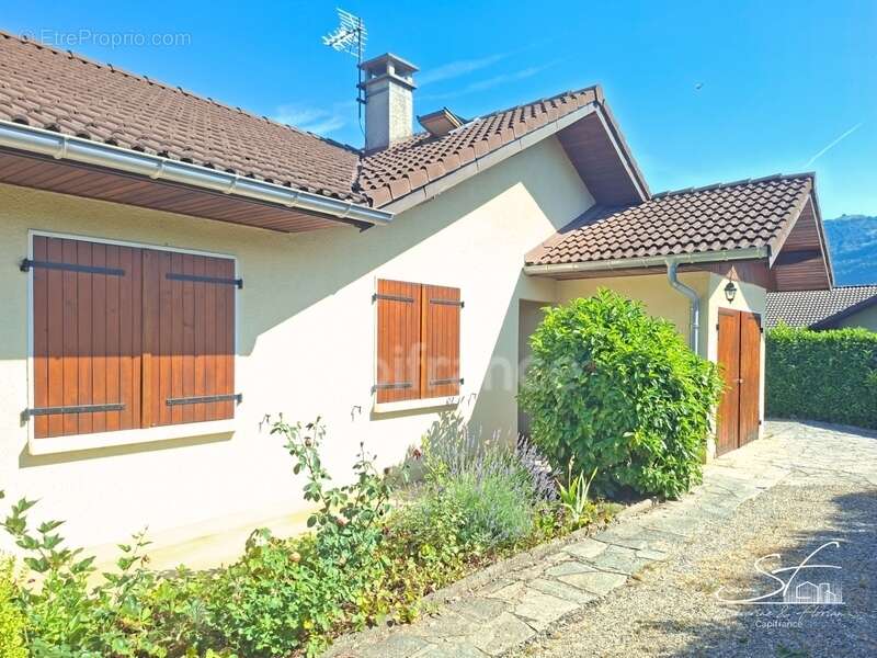 Maison à CHALLES-LES-EAUX