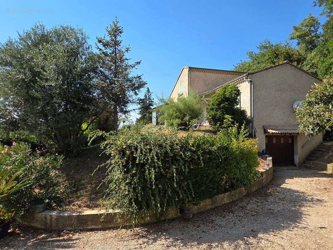 Exclusivité Maison  4 pièce(s) 117.03 m2 avec un sous sol de  120 m² - photo 2