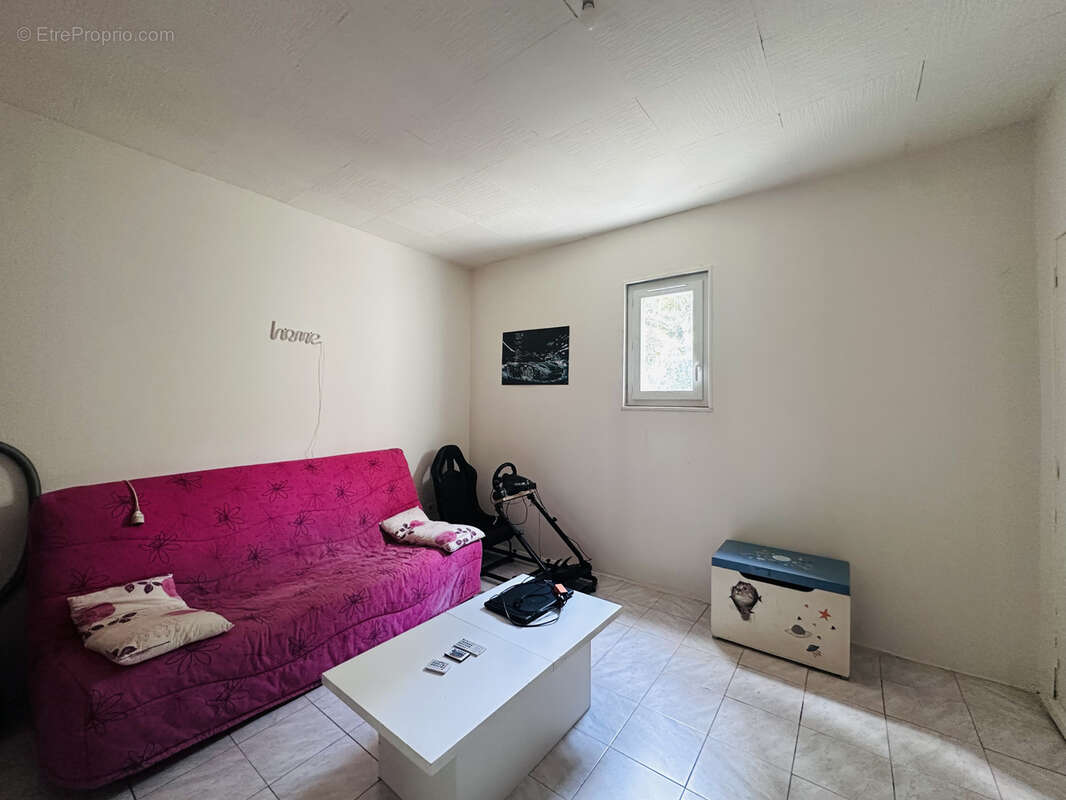 Grande maison T5  au calme avec vue sur la vallée - photo 10