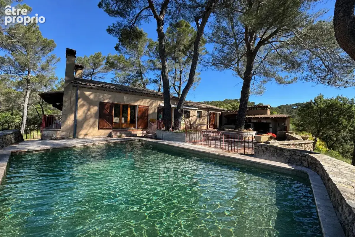 Photo Maison à Varages au prix de 420 000€
