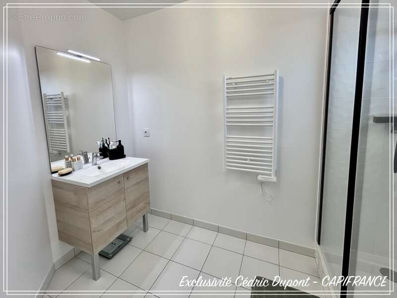 Appartement à VAUJOURS