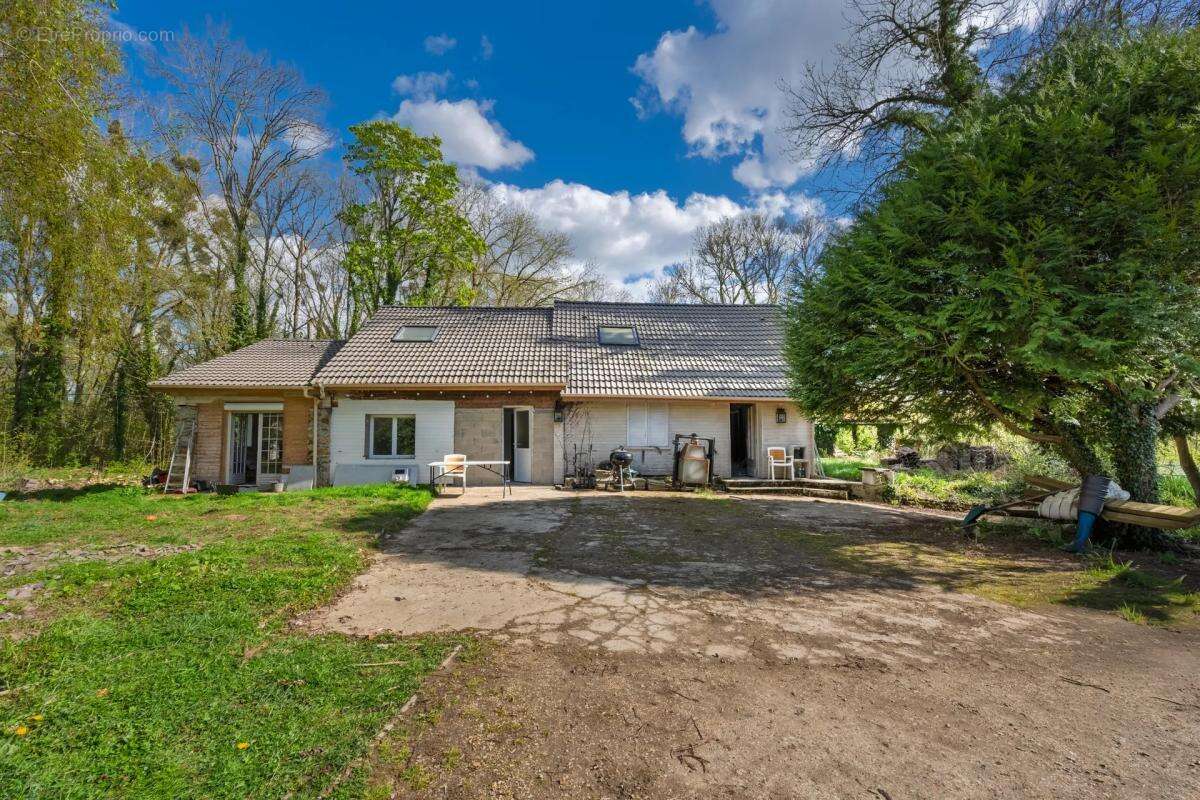 Maison à SOISY-SUR-SEINE