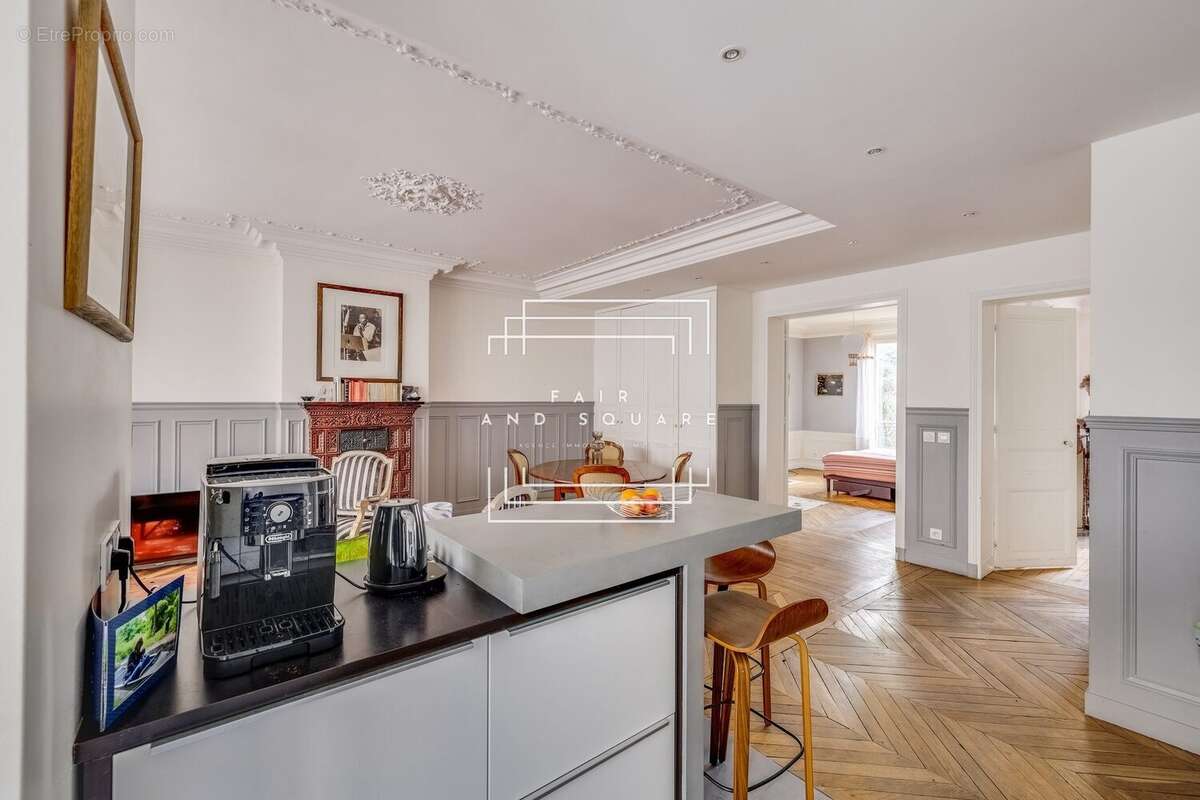 Appartement à NEUILLY-SUR-SEINE