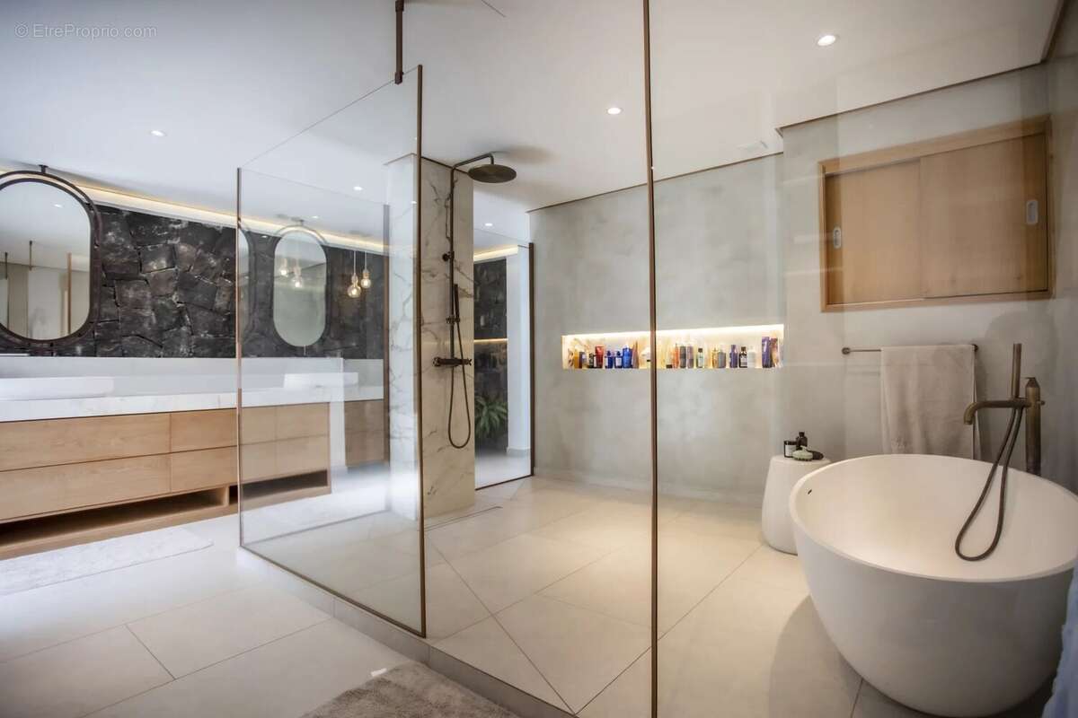 Maison à SAINT-MARTIN-DE-VALGALGUES