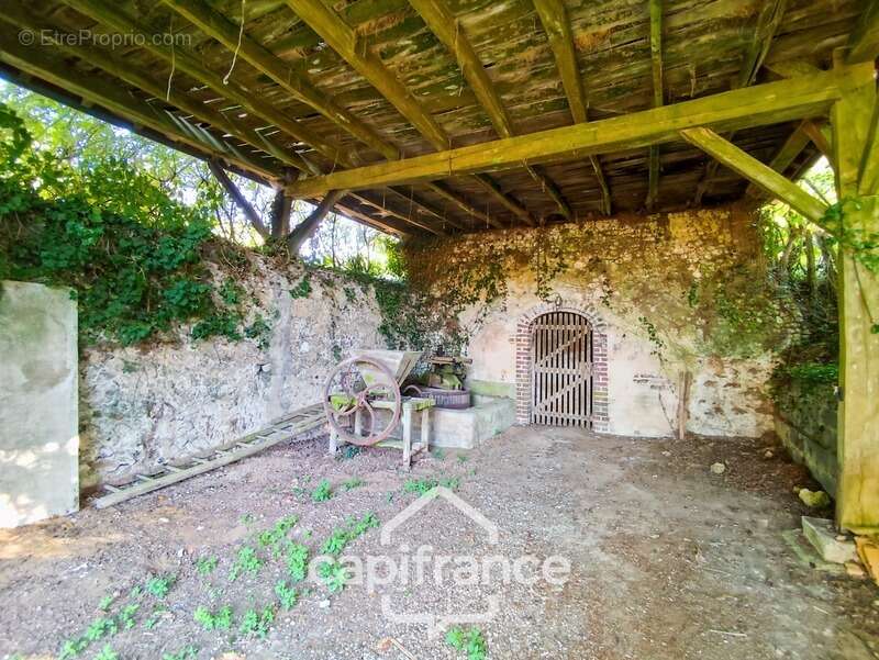 Maison à vendre 4 pièces LA CHAPELLE GAUGAIN (72)  -  Terrain 2925 m²  - - photo 4