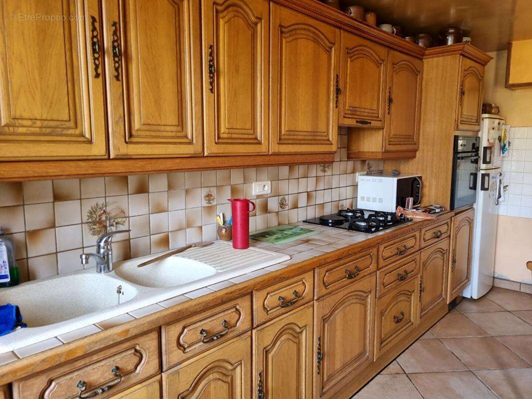 FERMETTE 70 m² avec une TRES BELLE GRANGE refaite a neuf - photo 2