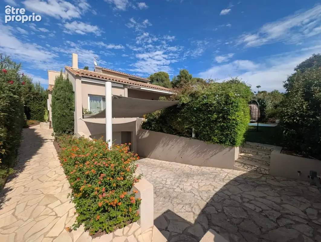 Rare sur le secteur du brusc   grande maison avec piscine et double garage - photo 14