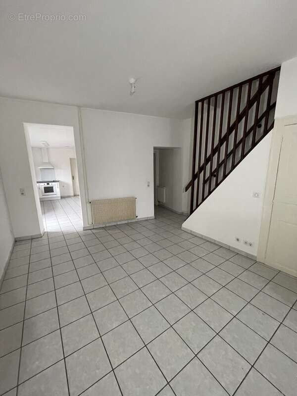 Maison à AULNOYE-AYMERIES