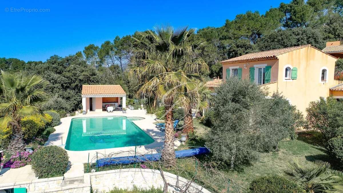 A VENDRE - FLAYOSC très belle villa avec vue dominante et piscine - photo 25