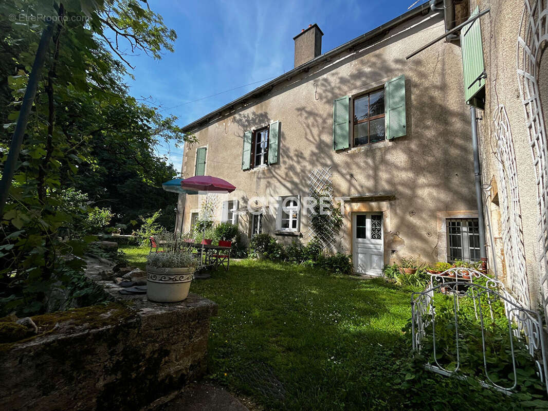 Maison de maître avec parc : projets familial, professionnel ou associatif bienvenus! - photo 2