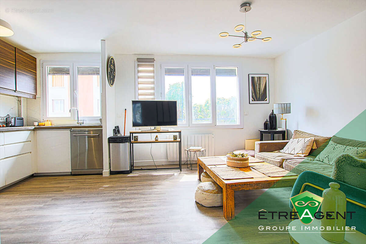 Appartement à LE MESNIL-LE-ROI