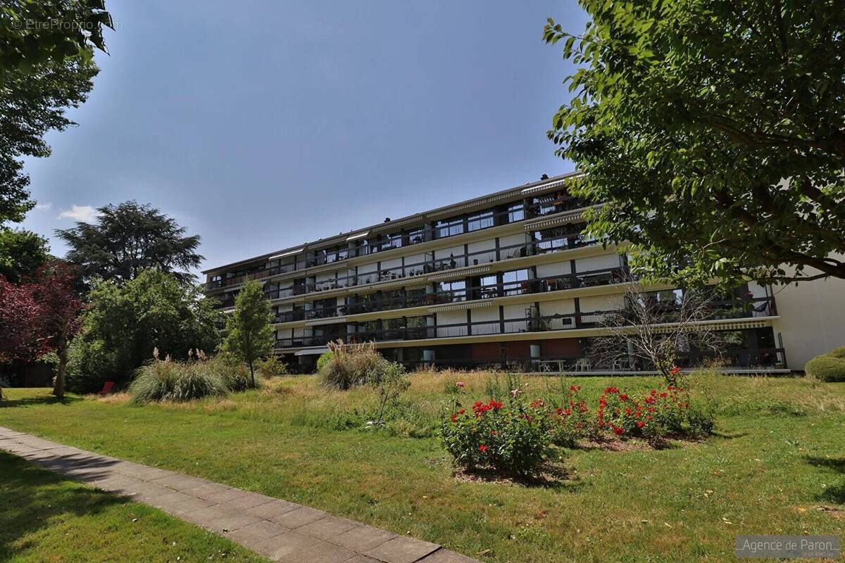 Appartement à VERRIERES-LE-BUISSON