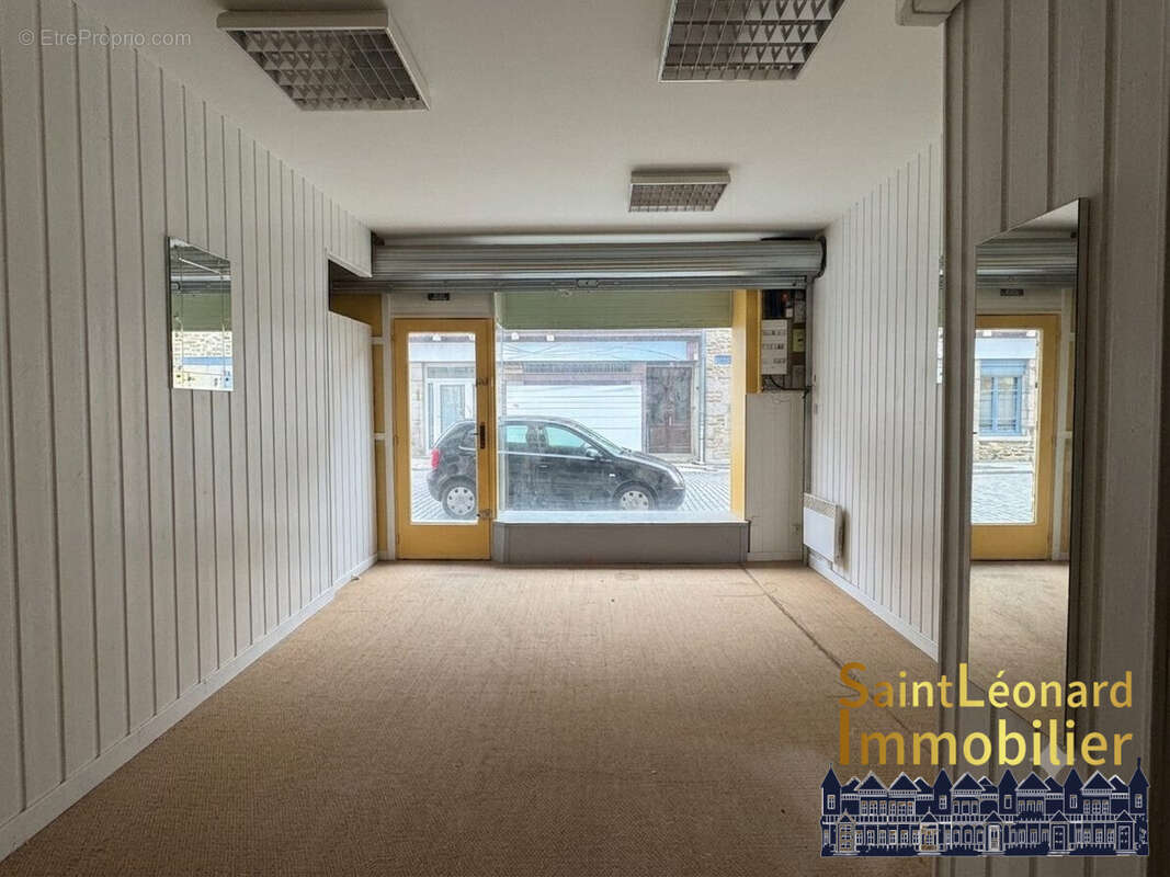 Commerce 52 m² à Fougeres  - photo 2