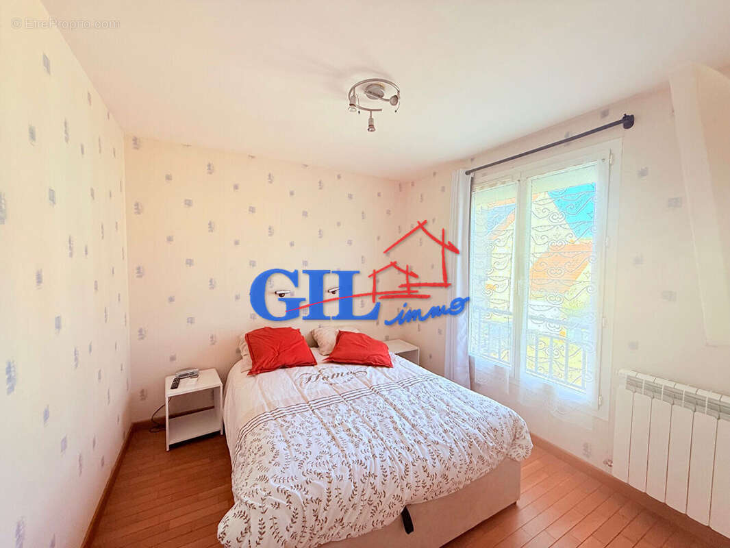 Maison à SAVIGNY-LE-TEMPLE