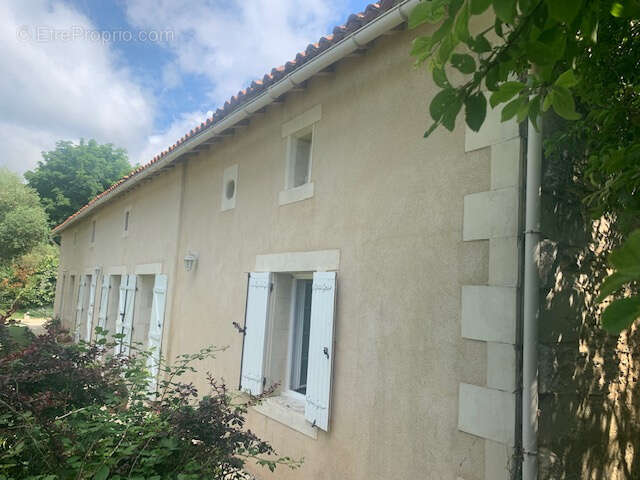 Maison à SAINT-DIZANT-DU-GUA