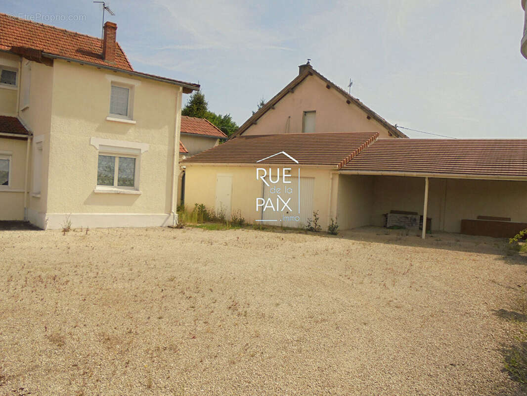 Maison à CHATELLERAULT