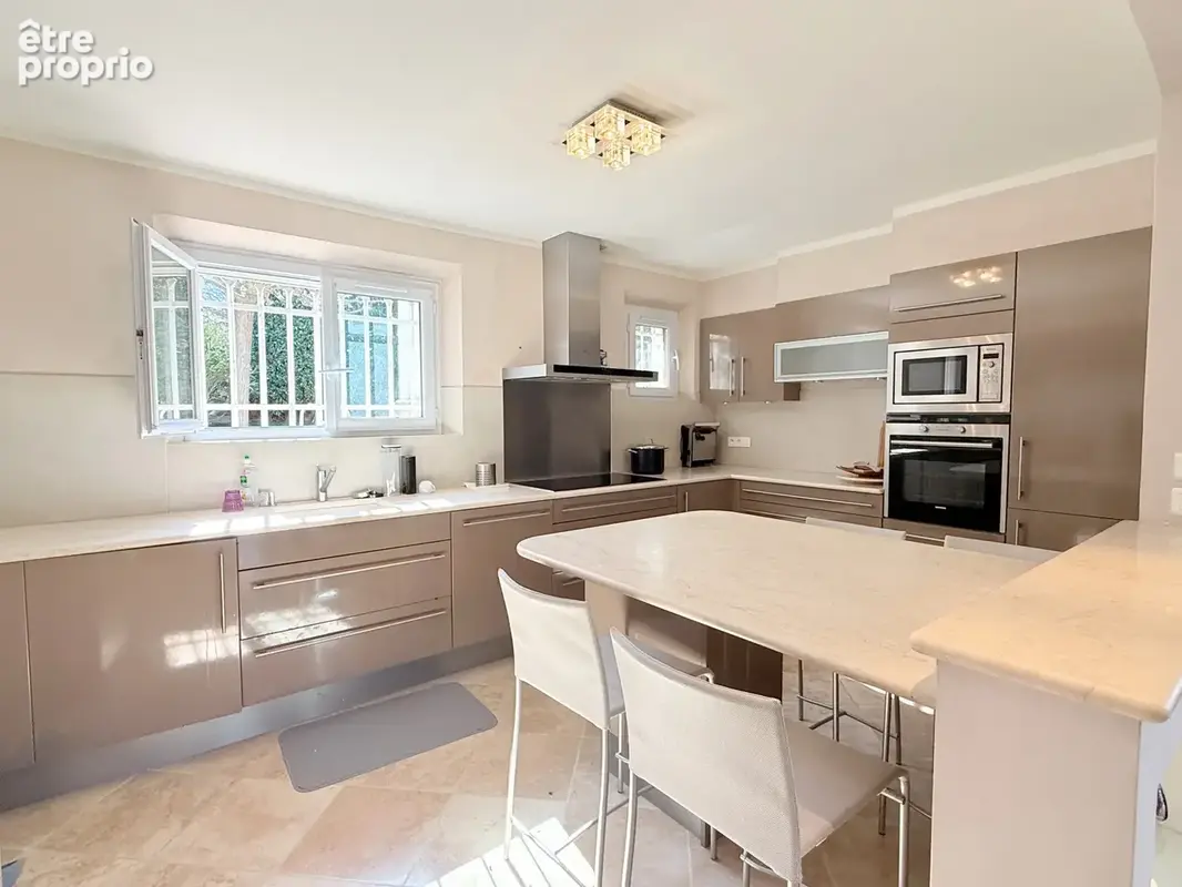 EXCLUSIVITE Proche Fayence villa de plain-pied en pierre Terrain 1175m2 Piscine - photo 5