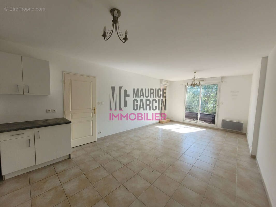 Appartement à L'ISLE-SUR-LA-SORGUE