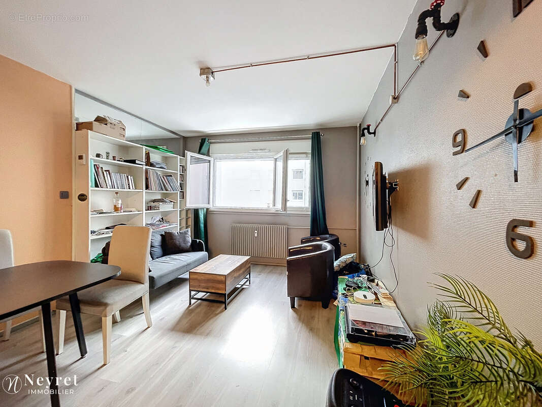 Appartement à SAINT-ETIENNE