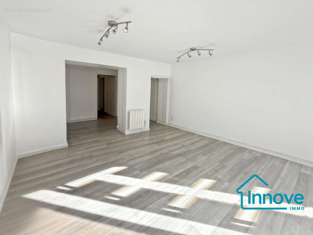 Commerce à VERSAILLES