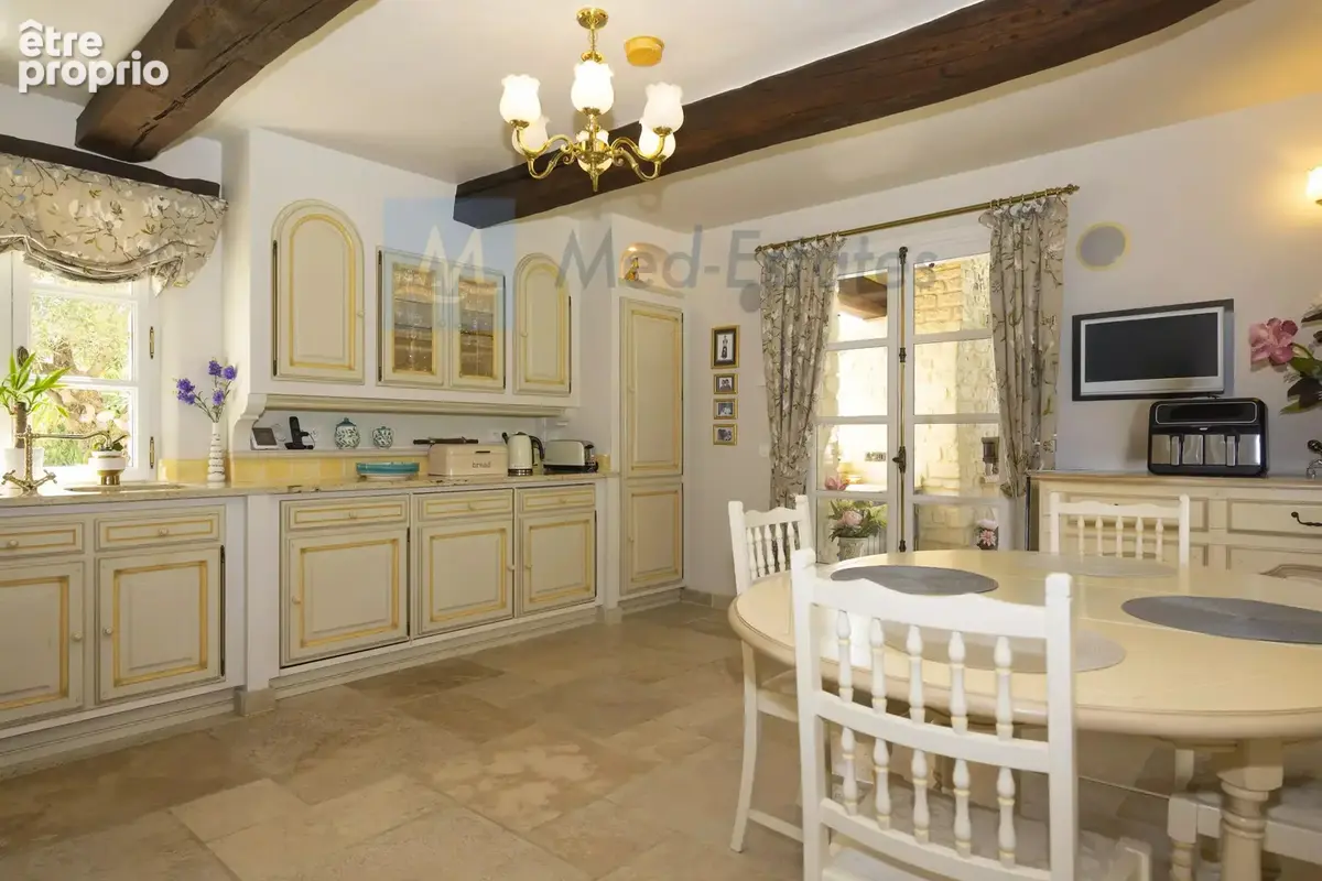Superbe maison en pierre située à quelques minutes à pied du village de Plan de la Tour. - photo 27