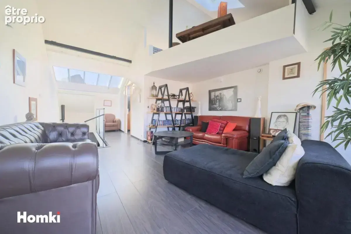 COUP DE CŒUR – Loft T4 atypique avec terrasse – Volumes exceptionnels - photo 8