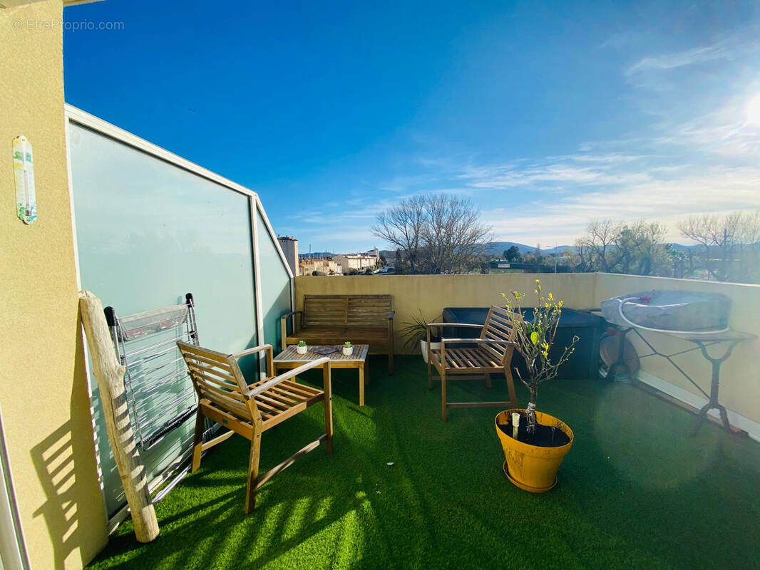 Appartement à GRIMAUD