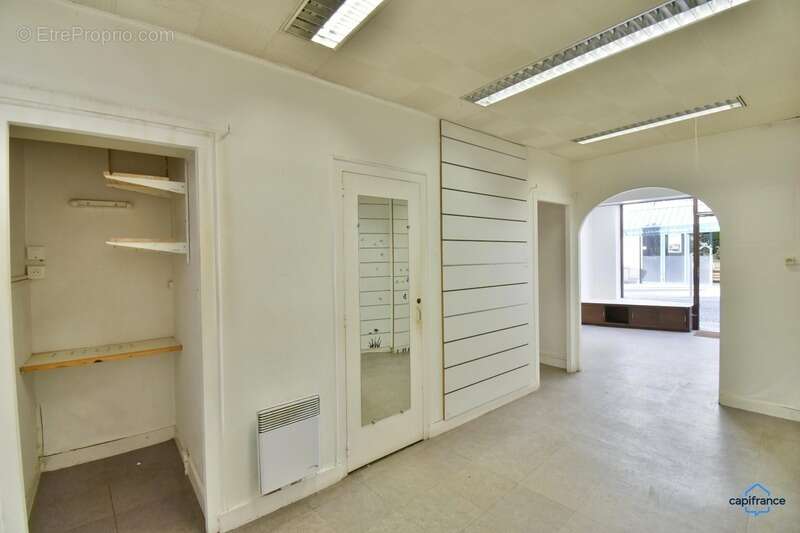 Commerce à MONTRICHARD